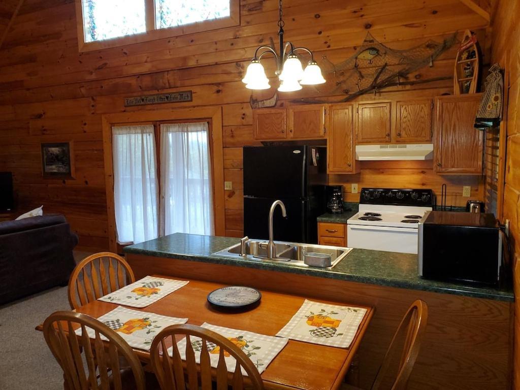 Story Brook: Beautiful True Log Cabin! Close To Dollywood, State Park, And More! Sevierville Exterior photo